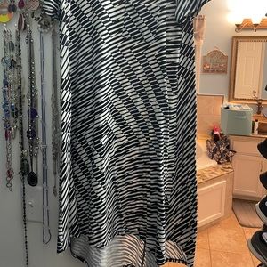 Black and white Carly